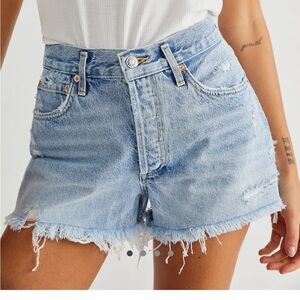AGOLDE Parker Vintage Cut Off Short in Swapmeet
USED pre distressed size 28
